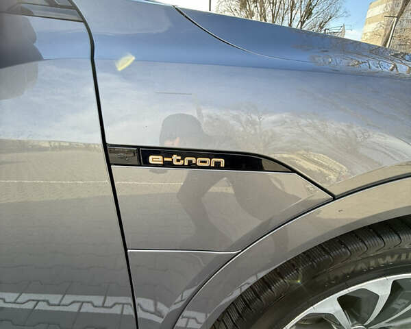 Серый Ауди E-Tron, объемом двигателя 0 л и пробегом 145 тыс. км за 37500 $, фото 30 на Automoto.ua