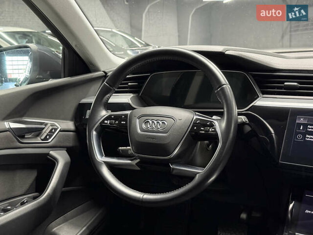 Серый Ауди E-Tron, объемом двигателя 0 л и пробегом 207 тыс. км за 20000 $, фото 49 на Automoto.ua