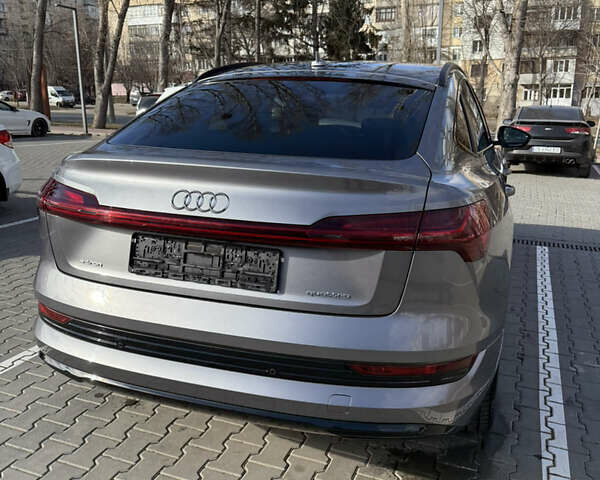 Серый Ауди E-Tron, объемом двигателя 0 л и пробегом 145 тыс. км за 37500 $, фото 15 на Automoto.ua