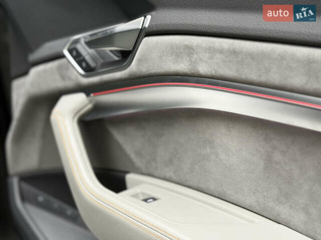 Ауди E-Tron 2020 в Киеве на Automoto.ua Серый Ауди E-Tron, объемом двигателя 0 л и пробегом 71 тыс. км за 35300 $, фото 20 на Automoto.ua