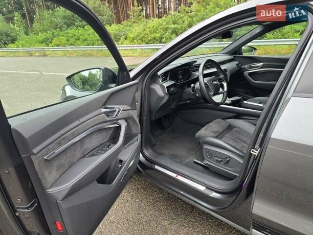 Серый Ауди E-Tron, объемом двигателя 0 л и пробегом 71 тыс. км за 33999 $, фото 36 на Automoto.ua