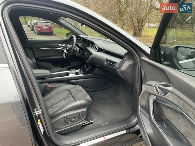 Серый Ауди E-Tron, объемом двигателя 0 л и пробегом 90 тыс. км за 34490 $, фото 21 на Automoto.ua