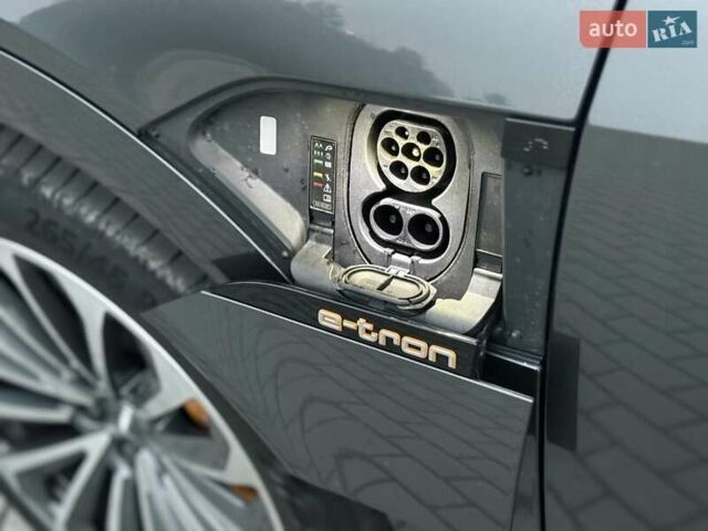 Серый Ауди E-Tron, объемом двигателя 0 л и пробегом 29 тыс. км за 38300 $, фото 31 на Automoto.ua