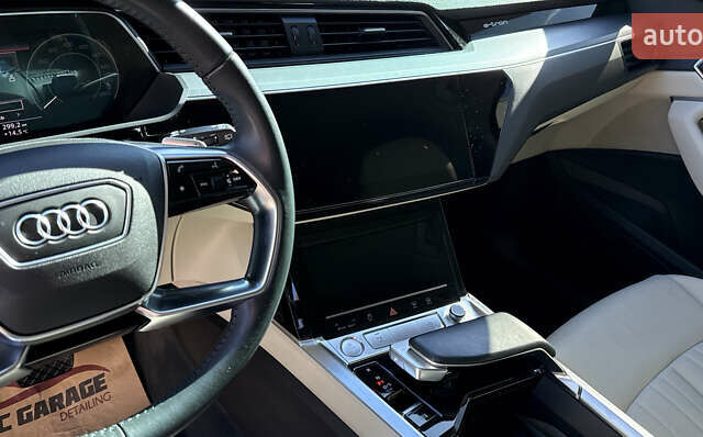 Серый Ауди E-Tron, объемом двигателя 0 л и пробегом 84 тыс. км за 33000 $, фото 30 на Automoto.ua