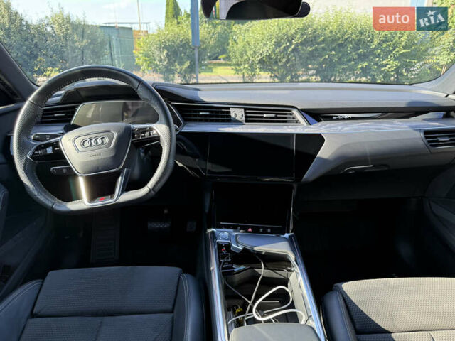 Сірий Ауді E-Tron, об'ємом двигуна 0 л та пробігом 65 тис. км за 39990 $, фото 33 на Automoto.ua