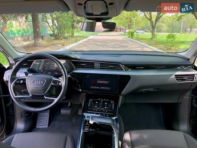 Серый Ауди E-Tron, объемом двигателя 0 л и пробегом 148 тыс. км за 25750 $, фото 20 на Automoto.ua