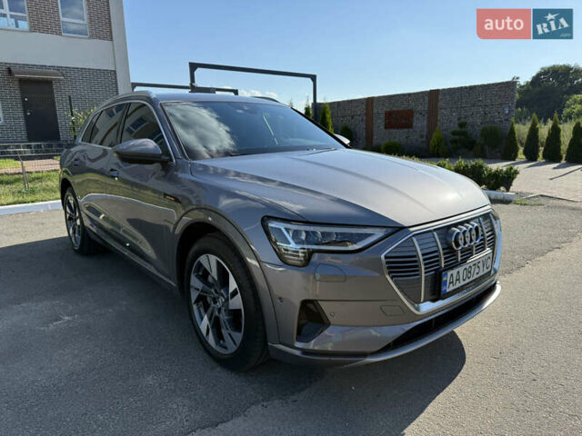 Сірий Ауді E-Tron, об'ємом двигуна 0 л та пробігом 65 тис. км за 39990 $, фото 6 на Automoto.ua
