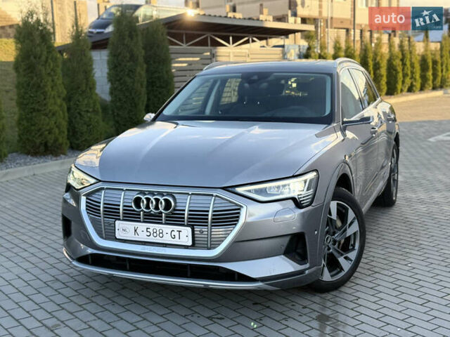 Серый Ауди E-Tron, объемом двигателя 0 л и пробегом 121 тыс. км за 27699 $, фото 4 на Automoto.ua