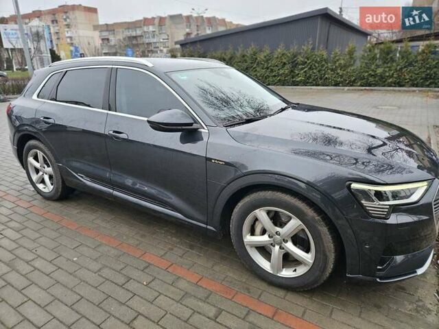 Серый Ауди E-Tron, объемом двигателя 0 л и пробегом 112 тыс. км за 27600 $, фото 3 на Automoto.ua