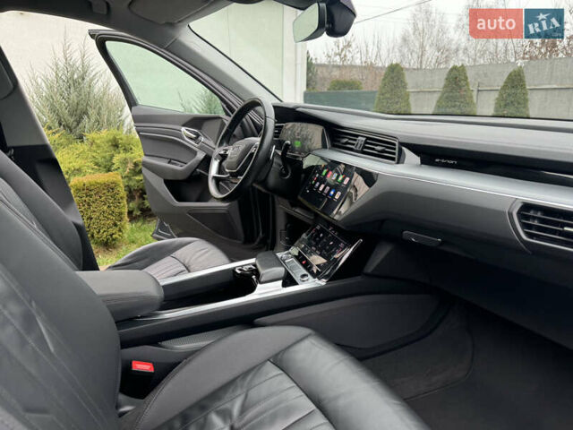 Серый Ауди E-Tron, объемом двигателя 0 л и пробегом 150 тыс. км за 23800 $, фото 27 на Automoto.ua