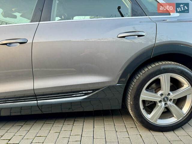 Сірий Ауді E-Tron, об'ємом двигуна 0 л та пробігом 143 тис. км за 27900 $, фото 40 на Automoto.ua