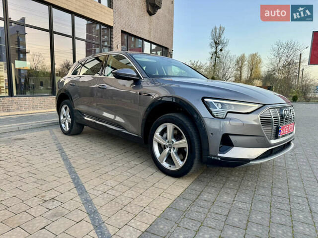 Сірий Ауді E-Tron, об'ємом двигуна 0 л та пробігом 143 тис. км за 27900 $, фото 12 на Automoto.ua