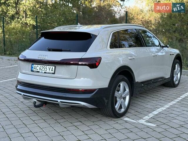 Ауди E-Tron 2020 в Луцке на Automoto.ua Серый Ауди E-Tron, объемом двигателя 0 л и пробегом 49 тыс. км за 35550 $, фото 4 на Automoto.ua