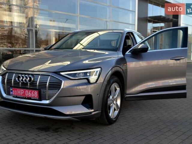 Серый Ауди E-Tron, объемом двигателя 0 л и пробегом 125 тыс. км за 23800 $, фото 104 на Automoto.ua