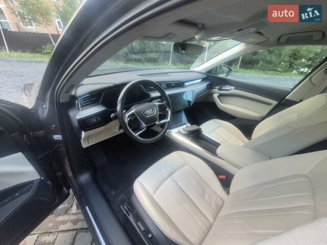 Ауди E-Tron 2020 в Хмельницком на Automoto.ua Серый Ауди E-Tron, объемом двигателя 0 л и пробегом 146 тыс. км за 22700 $, фото 44 на Automoto.ua