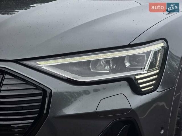Серый Ауди E-Tron, объемом двигателя 0 л и пробегом 71 тыс. км за 33999 $, фото 16 на Automoto.ua