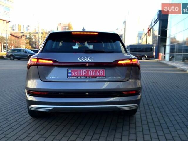 Серый Ауди E-Tron, объемом двигателя 0 л и пробегом 125 тыс. км за 23800 $, фото 95 на Automoto.ua