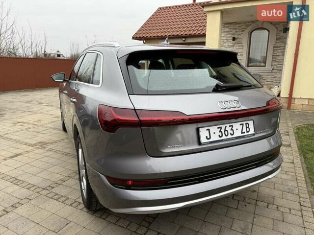 Сірий Ауді E-Tron, об'ємом двигуна 0 л та пробігом 110 тис. км за 28999 $, фото 1 на Automoto.ua