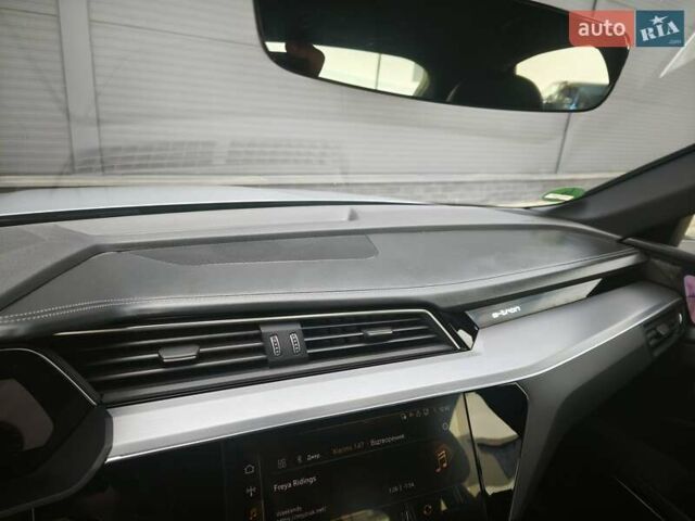 Серый Ауди E-Tron, объемом двигателя 0 л и пробегом 70 тыс. км за 34500 $, фото 117 на Automoto.ua