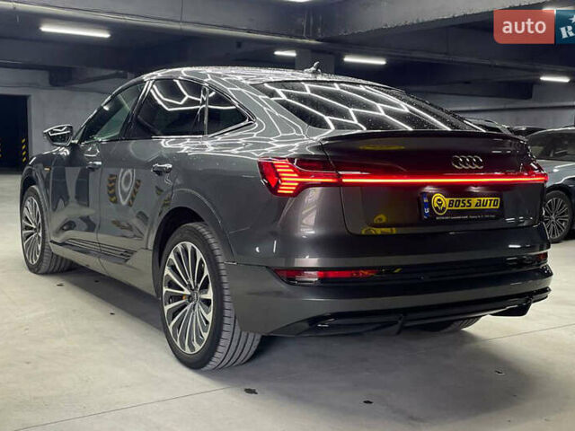 Ауді E-Tron 2020 у Чернівцях на Automoto.ua Сірий Ауді E-Tron, об'ємом двигуна 0 л та пробігом 65 тис. км за 48000 $, фото 3 на Automoto.ua