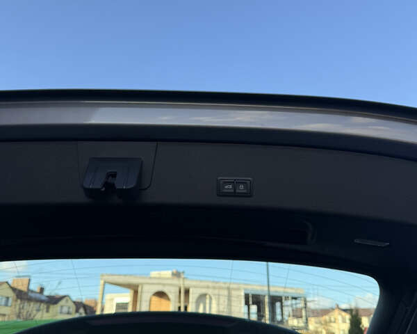 Серый Ауди E-Tron, объемом двигателя 0 л и пробегом 121 тыс. км за 27699 $, фото 34 на Automoto.ua