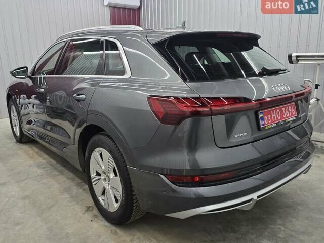 Серый Ауди E-Tron, объемом двигателя 0 л и пробегом 99 тыс. км за 31990 $, фото 56 на Automoto.ua