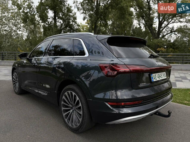 Ауді E-Tron 2020 у Дніпро (Дніпропетровську) на Automoto.ua Сірий Ауді E-Tron, об'ємом двигуна 0 л та пробігом 113 тис. км за 26900 $, фото 4 на Automoto.ua