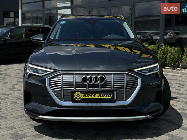 Серый Ауди E-Tron, объемом двигателя 0 л и пробегом 115 тыс. км за 26500 $, фото 1 на Automoto.ua