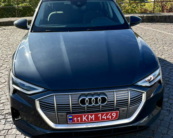 Серый Ауди E-Tron, объемом двигателя 0 л и пробегом 175 тыс. км за 22700 $, фото 33 на Automoto.ua