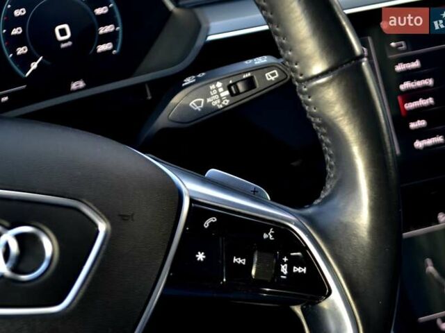 Серый Ауди E-Tron, объемом двигателя 0 л и пробегом 125 тыс. км за 23800 $, фото 122 на Automoto.ua