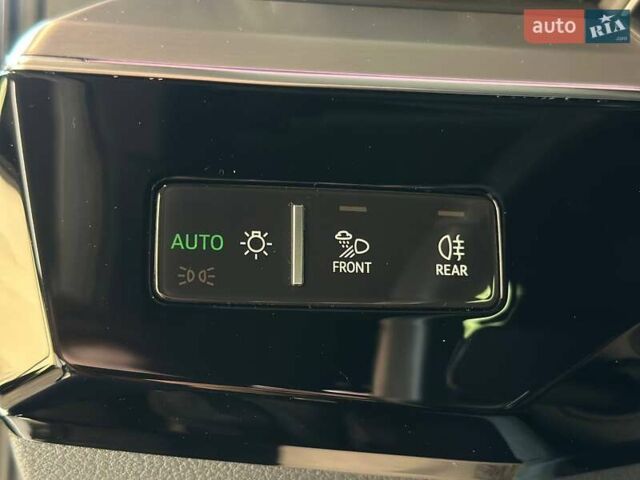 Серый Ауди E-Tron, объемом двигателя 0 л и пробегом 53 тыс. км за 37900 $, фото 22 на Automoto.ua