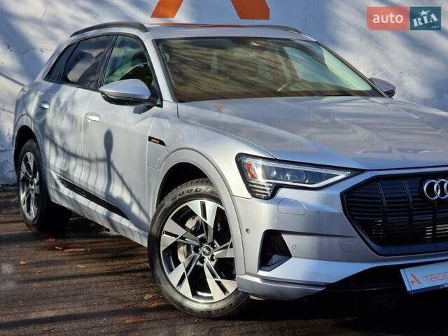 Серый Ауди E-Tron, объемом двигателя 0 л и пробегом 12 тыс. км за 31990 $, фото 16 на Automoto.ua