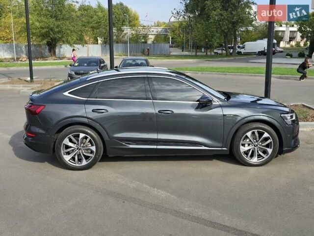 Сірий Ауді E-Tron, об'ємом двигуна 0 л та пробігом 90 тис. км за 37777 $, фото 2 на Automoto.ua