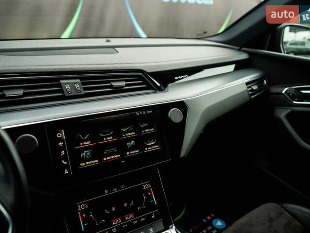 Сірий Ауді E-Tron, об'ємом двигуна 0 л та пробігом 154 тис. км за 25900 $, фото 93 на Automoto.ua