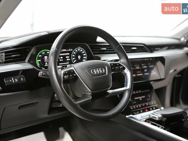 Сірий Ауді E-Tron, об'ємом двигуна 0 л та пробігом 140 тис. км за 23800 $, фото 68 на Automoto.ua