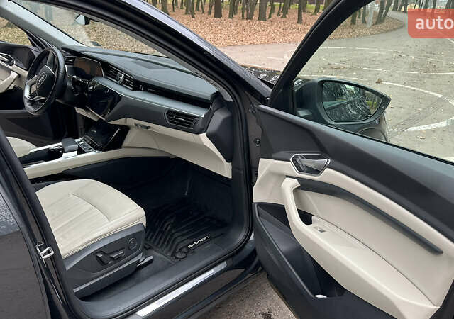 Сірий Ауді E-Tron, об'ємом двигуна 0 л та пробігом 83 тис. км за 29700 $, фото 14 на Automoto.ua