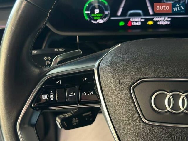 Серый Ауди E-Tron, объемом двигателя 0 л и пробегом 53 тыс. км за 37900 $, фото 30 на Automoto.ua