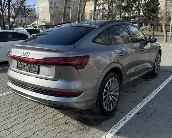 Серый Ауди E-Tron, объемом двигателя 0 л и пробегом 145 тыс. км за 37500 $, фото 13 на Automoto.ua