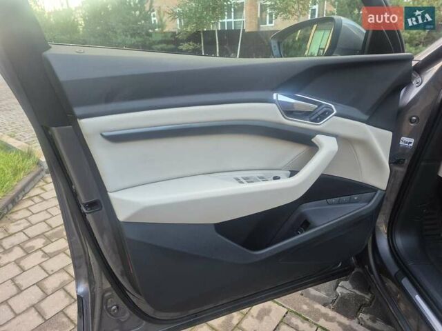 Ауди E-Tron 2020 в Хмельницком на Automoto.ua Серый Ауди E-Tron, объемом двигателя 0 л и пробегом 146 тыс. км за 22700 $, фото 46 на Automoto.ua