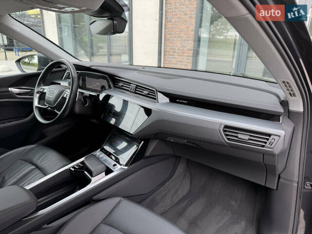 Ауди E-Tron 2020 в Тернополе на Automoto.ua Серый Ауди E-Tron, объемом двигателя 0 л и пробегом 126 тыс. км за 23900 $, фото 49 на Automoto.ua