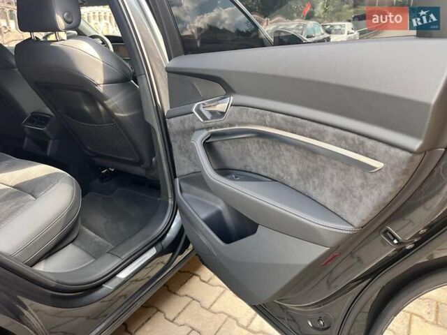 Серый Ауди E-Tron, объемом двигателя 0 л и пробегом 54 тыс. км за 35000 $, фото 28 на Automoto.ua