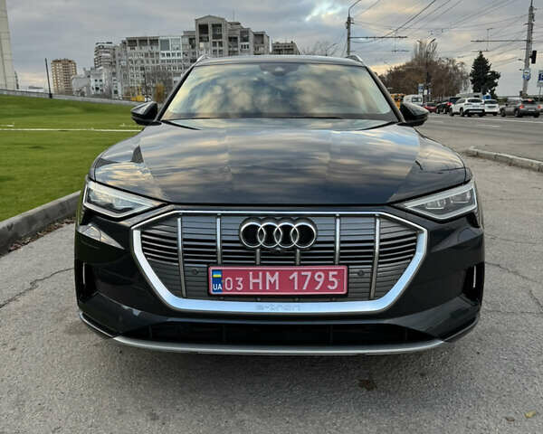 Сірий Ауді E-Tron, об'ємом двигуна 0 л та пробігом 108 тис. км за 25900 $, фото 1 на Automoto.ua