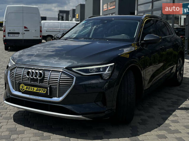 Серый Ауди E-Tron, объемом двигателя 0 л и пробегом 115 тыс. км за 26500 $, фото 2 на Automoto.ua