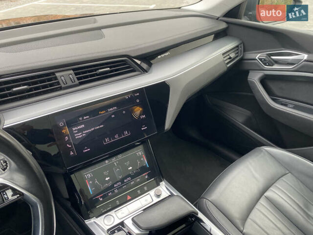 Ауди E-Tron 2020 в Луцке на Automoto.ua Серый Ауди E-Tron, объемом двигателя 0 л и пробегом 128 тыс. км за 25000 $, фото 53 на Automoto.ua