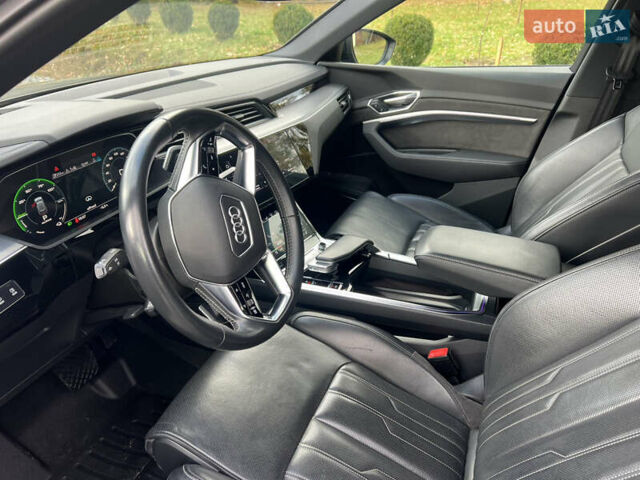 Серый Ауди E-Tron, объемом двигателя 0 л и пробегом 119 тыс. км за 35000 $, фото 11 на Automoto.ua