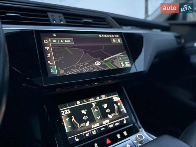 Ауди E-Tron 2020 в Житомире на Automoto.ua Серый Ауди E-Tron, объемом двигателя 0 л и пробегом 169 тыс. км за 22899 $, фото 53 на Automoto.ua