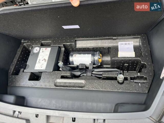 Серый Ауди E-Tron, объемом двигателя 0 л и пробегом 54 тыс. км за 35000 $, фото 34 на Automoto.ua