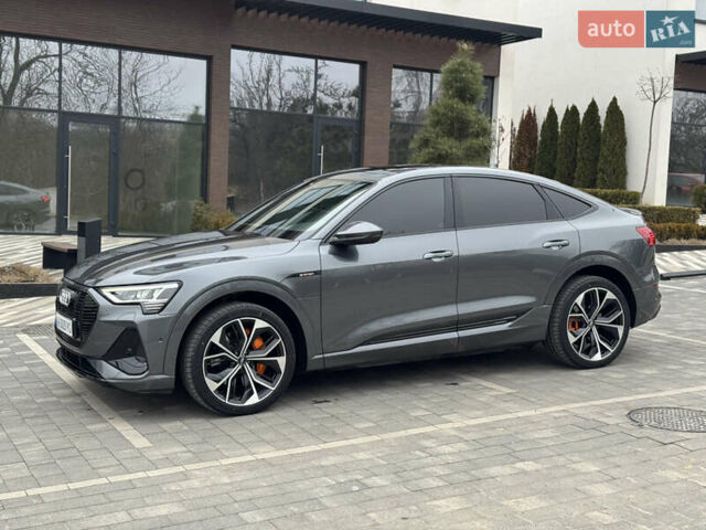 Сірий Ауді E-Tron, об'ємом двигуна 0 л та пробігом 140 тис. км за 33800 $, фото 3 на Automoto.ua