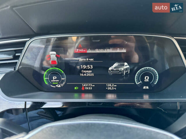 Сірий Ауді E-Tron, об'ємом двигуна 0 л та пробігом 143 тис. км за 27900 $, фото 68 на Automoto.ua