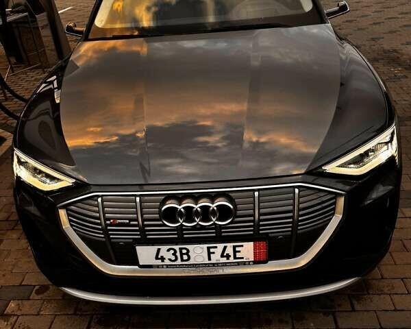 Серый Ауди E-Tron, объемом двигателя 0 л и пробегом 90 тыс. км за 37000 $, фото 4 на Automoto.ua